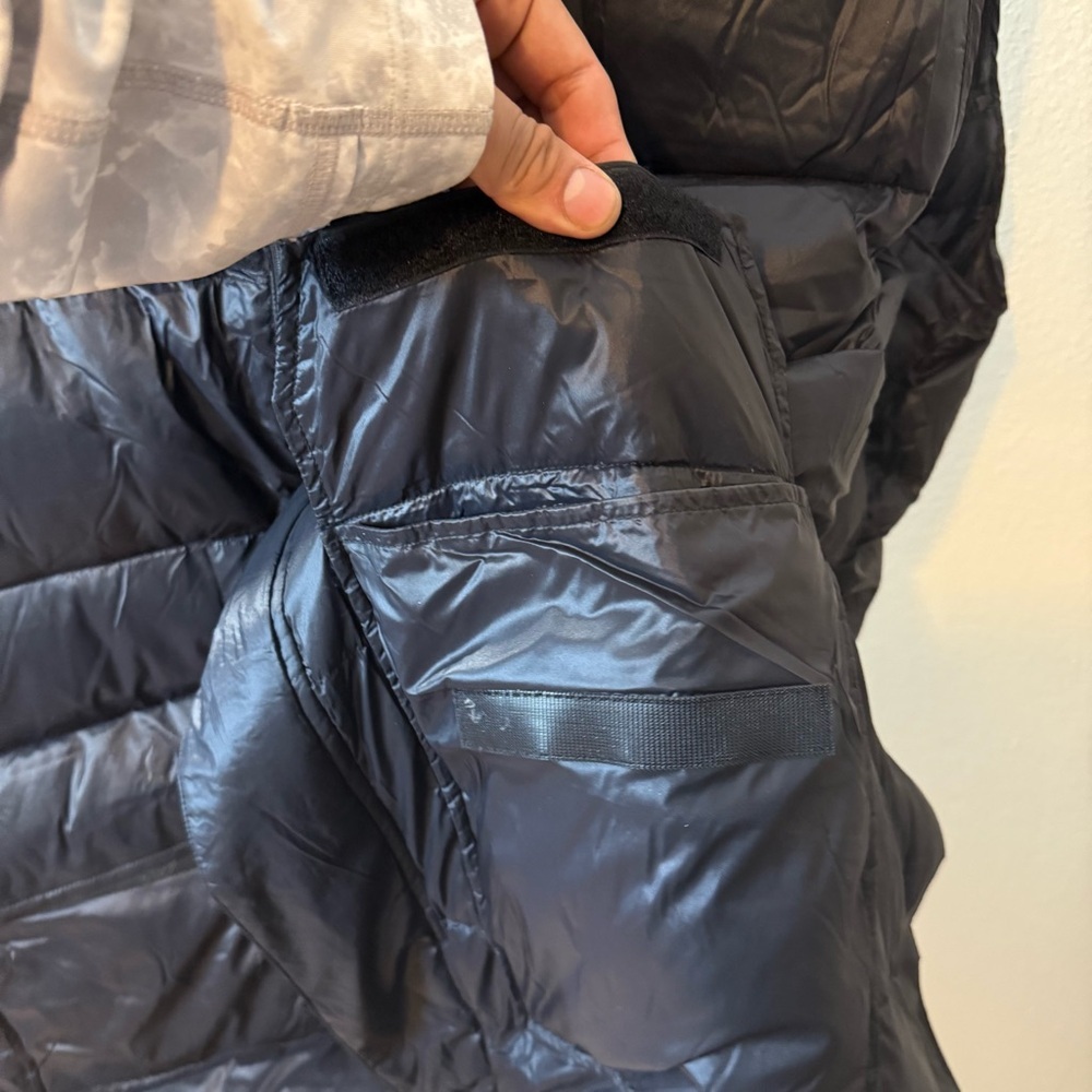 Men's Black Puffer Vest - Picture 11 of 14
